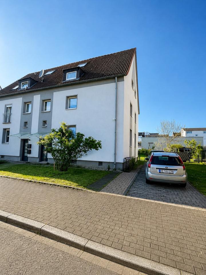 Thumbnail-Doppelhaushälfte mit Stellplatz