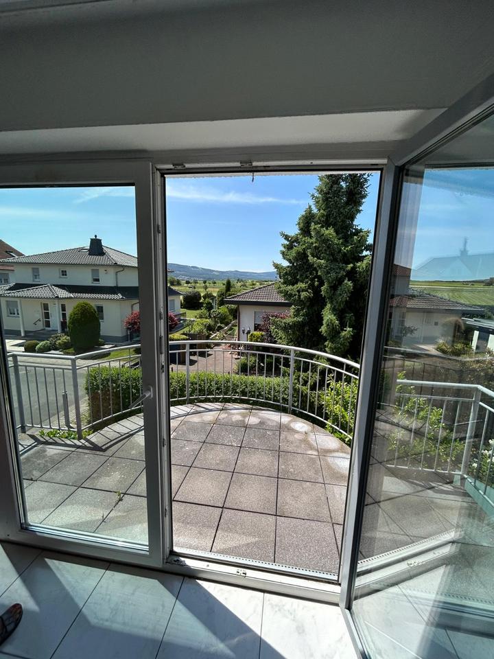 Thumbnail-Helle 3-Zimmer-Wohnung mit drei Balkonen im Westen von Wehrheim –