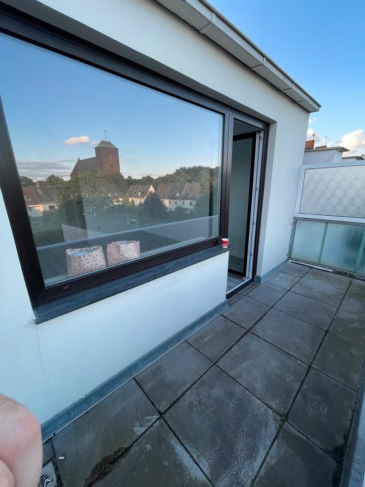 Thumbnail-Sanierte 2-Raum-Wohnung mit Balkon und Einbauküche in Duisburg