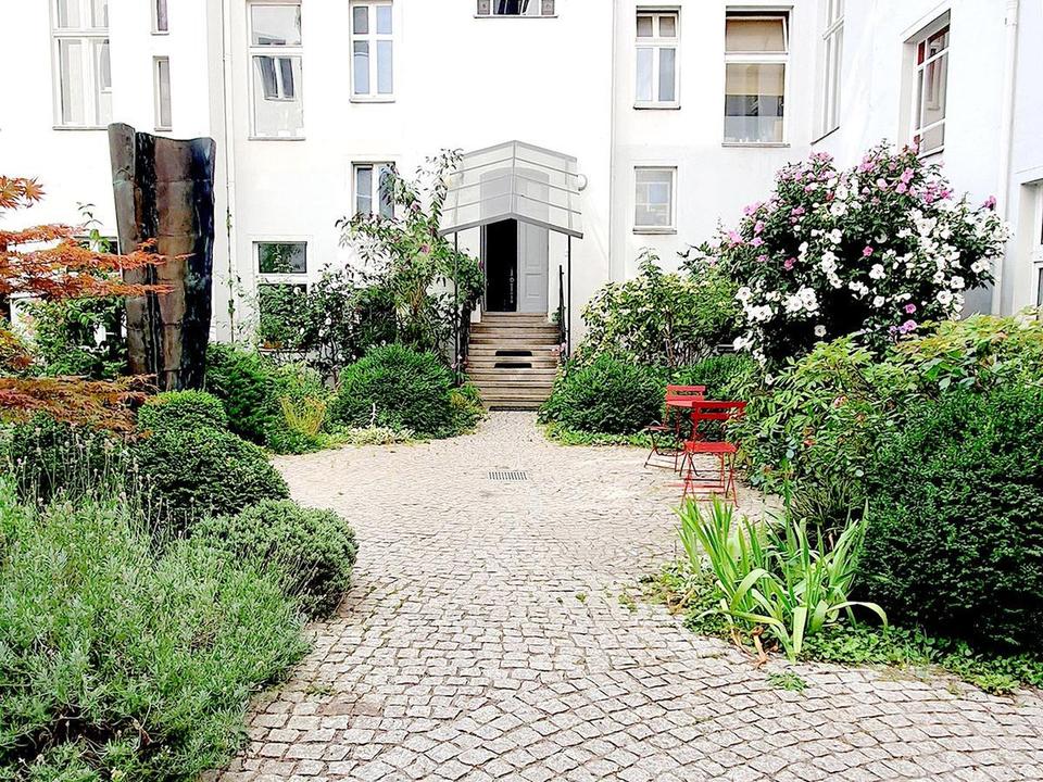 Thumbnail-Sanierter Altbau-Traum mit Hofzugang am Savignyplatz • 2 Bäder • unbefristet