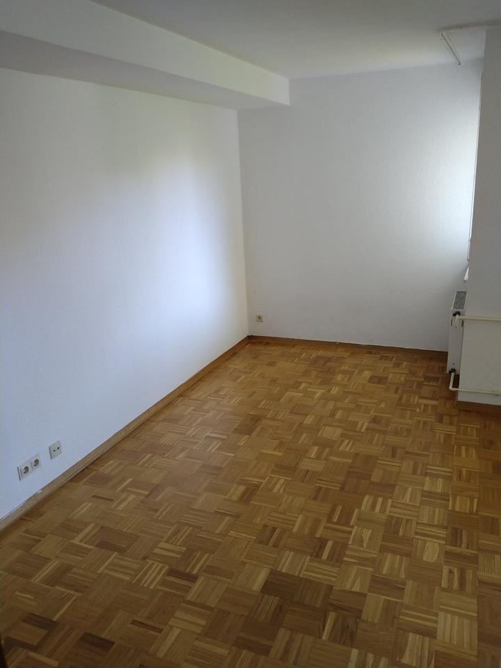 Thumbnail-Einzimmerwohnung im Grünen mit gutem City- Anschluss in Stuttgart