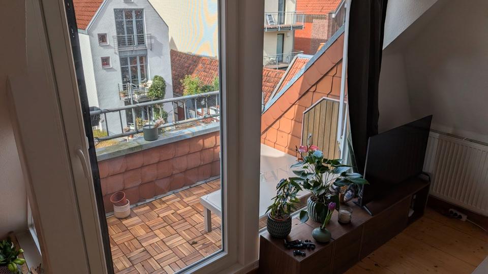Thumbnail-Top-Lage Westfleth: 3-Zimmer-Dachgeschosswohnung mit Balkon & PKW