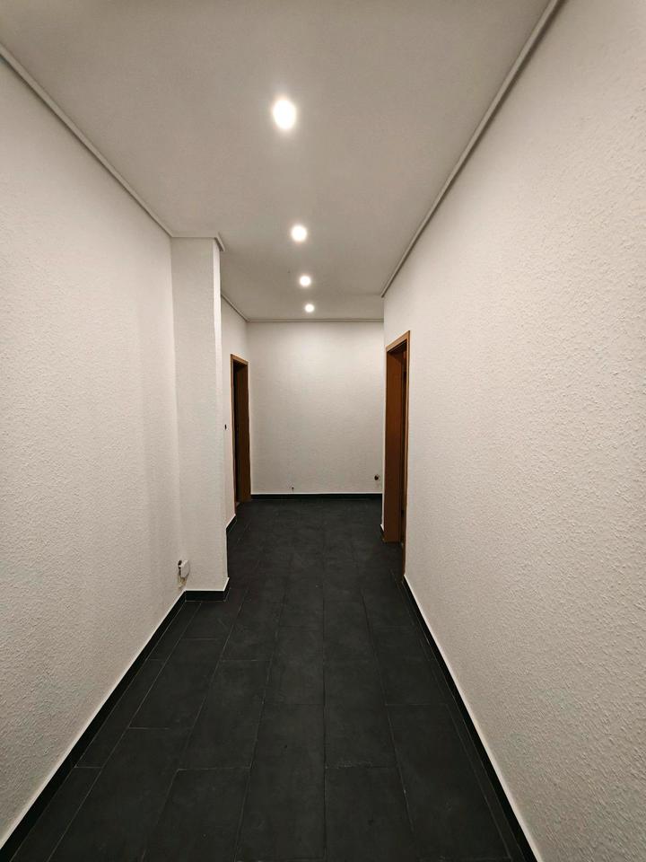 Thumbnail-5-Zimmer-Wohnung barrierefrei, mit Küche & Gartenanteil!