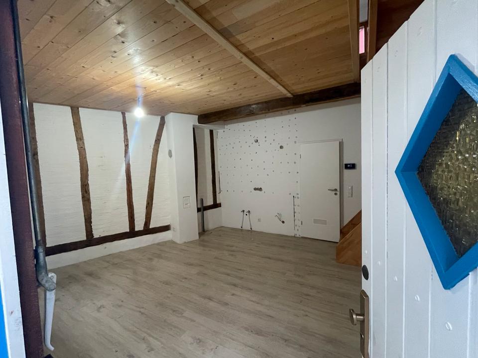 Thumbnail-Kleines sarniertes Fachwerkhäuschen