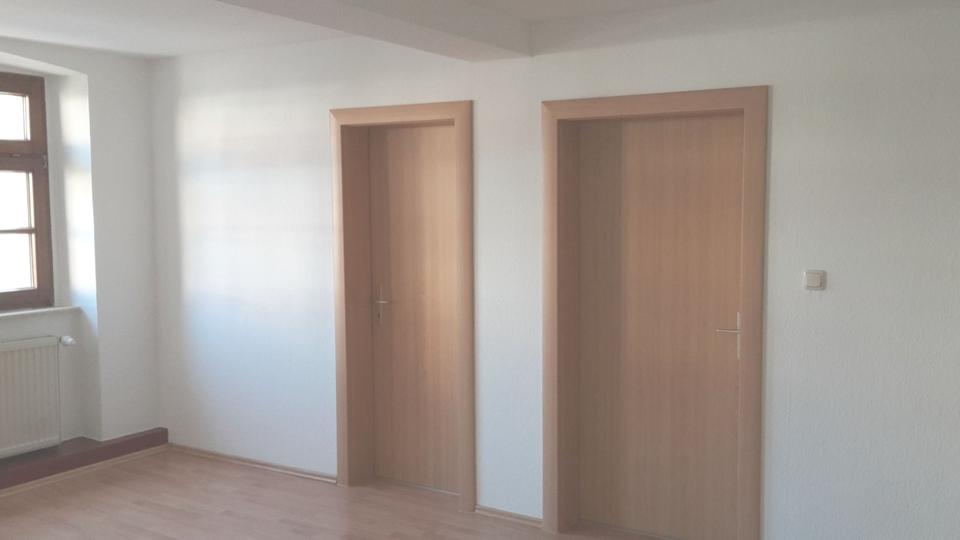 Thumbnail-Vermiete 2,5 - Raum-Wohnung im Herzen von Pegau