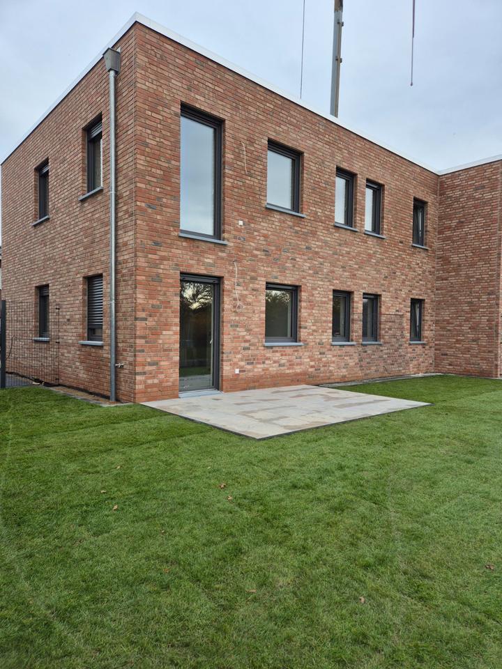 Thumbnail-Schöner Wohnen in ruhiger Lage, 3 ZKB mit Fernblick, Neubau, OG