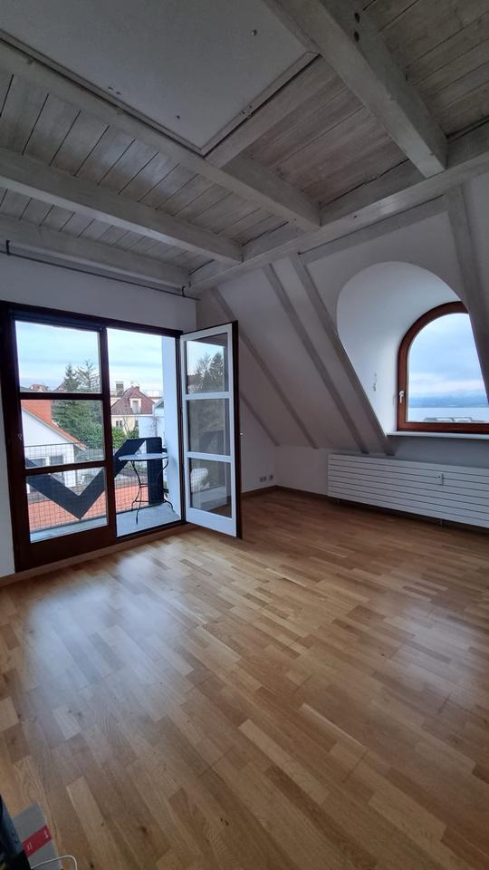 Thumbnail-1,5 Zi Dachgeschoss Wohnung mit Seeblick