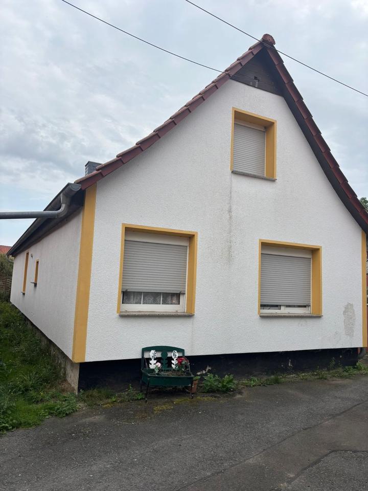 Thumbnail-Attraktives Wohnhaus mit Nebengebäuden in ruhiger Dorflage