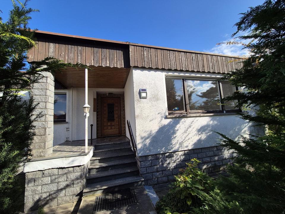 Thumbnail-Einfamilienhaus Bungalow, unterkellert, prov.-frei v. Eigentümer