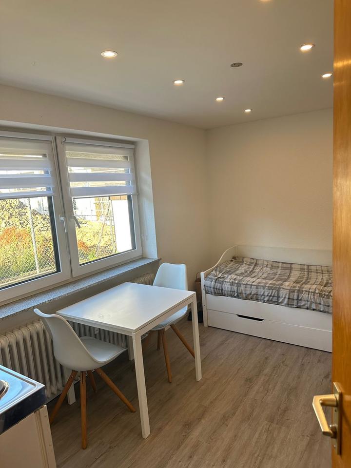 Thumbnail-Möbliertes Zimmer wie Apartment