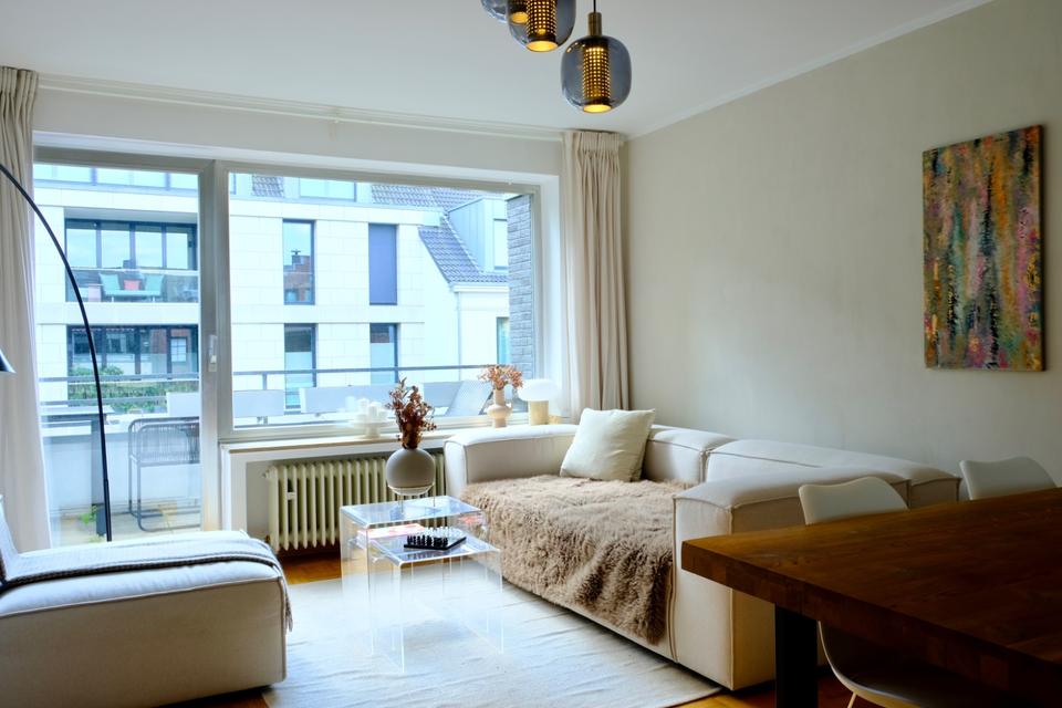 Thumbnail-HELLE 2-ZIMMER-WOHNUNG MIT 2 BALKONEN & GROßZÜGIGEM MANSARDENZ