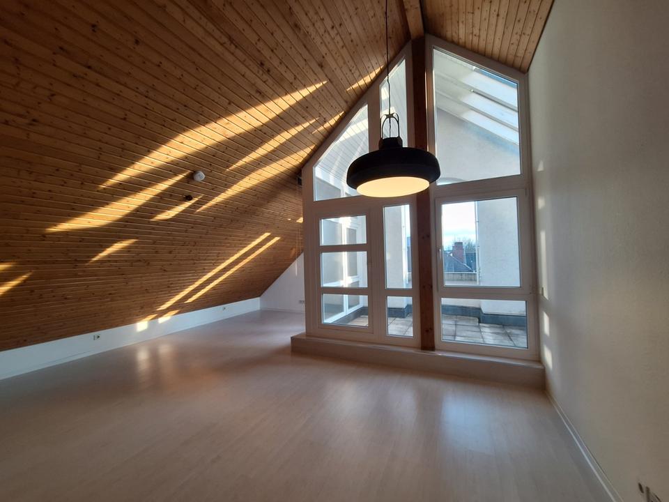 Thumbnail-Attraktive 2-Zimmer-Wohnung mit Dachterrasse am Vaihinger Markt