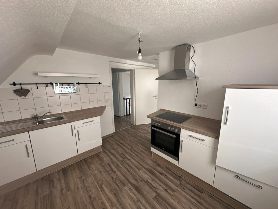 Thumbnail-3-Zi DG-Wohnung mit EBK in Goldbach ab sofort zu vermieten