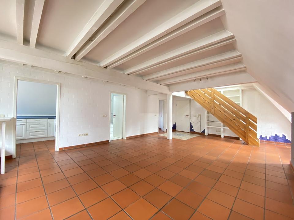 Thumbnail-Großzügige 3-Zimmer-Maisonette-Wohnung in ruhiger Wohnlage