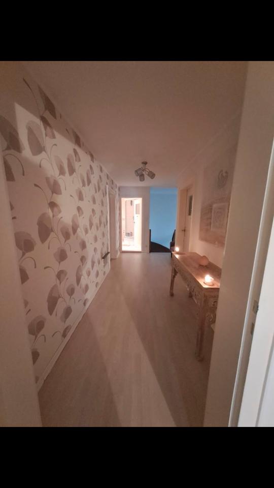 Thumbnail-Großes helles WG-Zimner ab dem 01.12.2025 zu vermieten