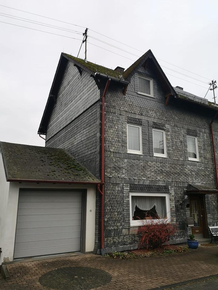 Thumbnail-Doppelhaushälfte für handwerklich Begabte zu verkaufen