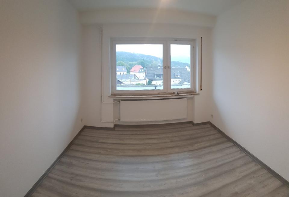 Thumbnail-5-Zimmer-Wohnung Marienheide Familienfreundlich Zentrum renoviert