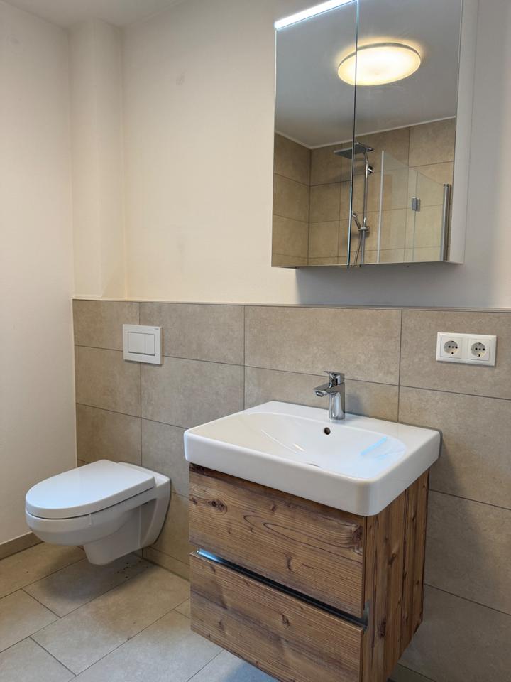 Thumbnail-2-Zimmer Wohnung, EG, Neuwertig, EBK, Top Lage