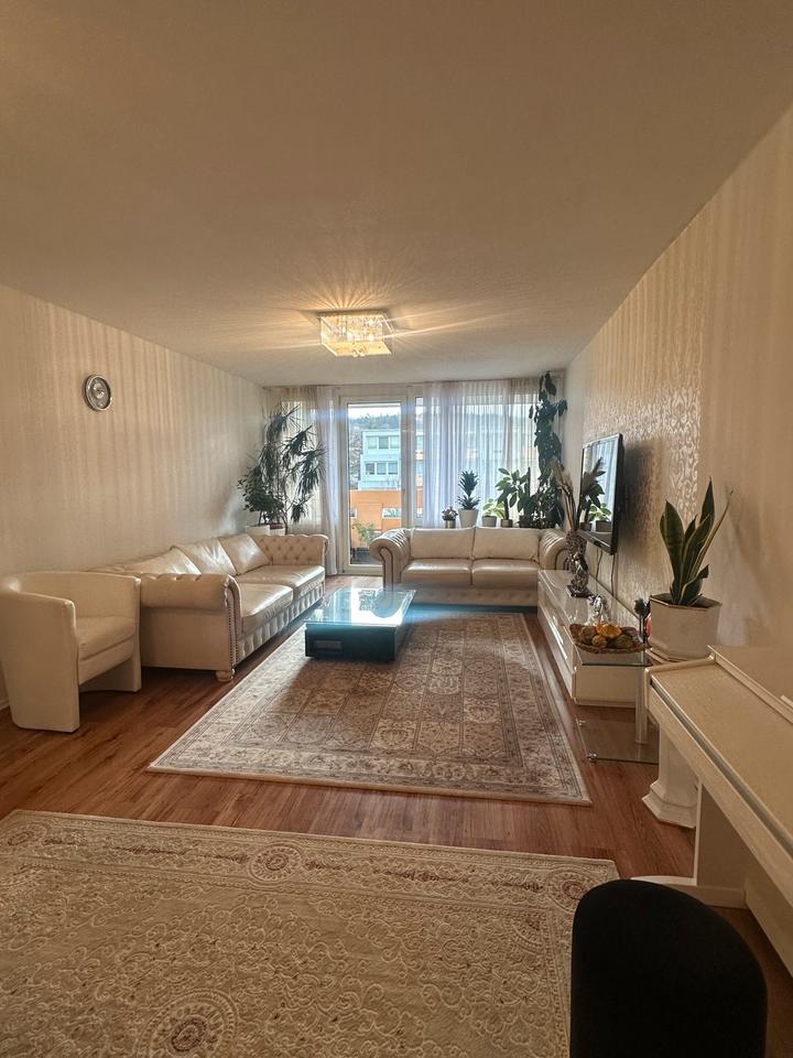 Thumbnail-Helle 4-Zimmer-Wohnung mit Balkon und Einbauküche in Taunusstein