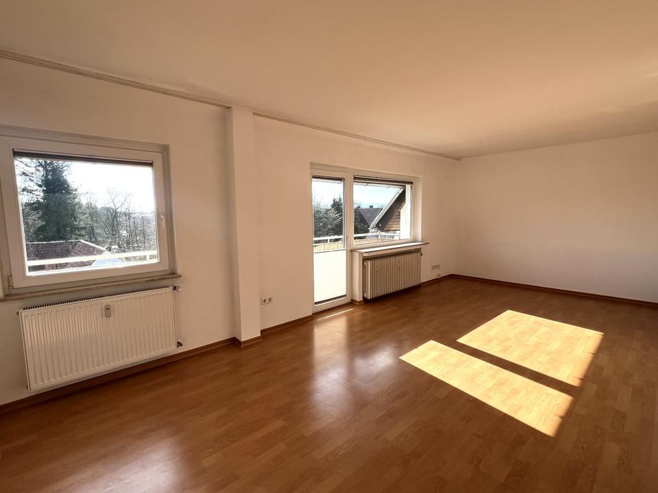 Thumbnail-Große Wohnung in guter Wohnlage von Bad Meinberg mit Einbauküche und Balkon!