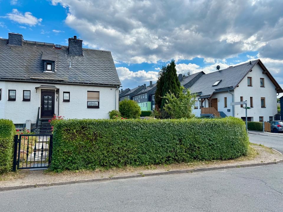 Thumbnail-Doppelhaushälfte mit Garten, Garage, Grundstück in ruhiger Lage