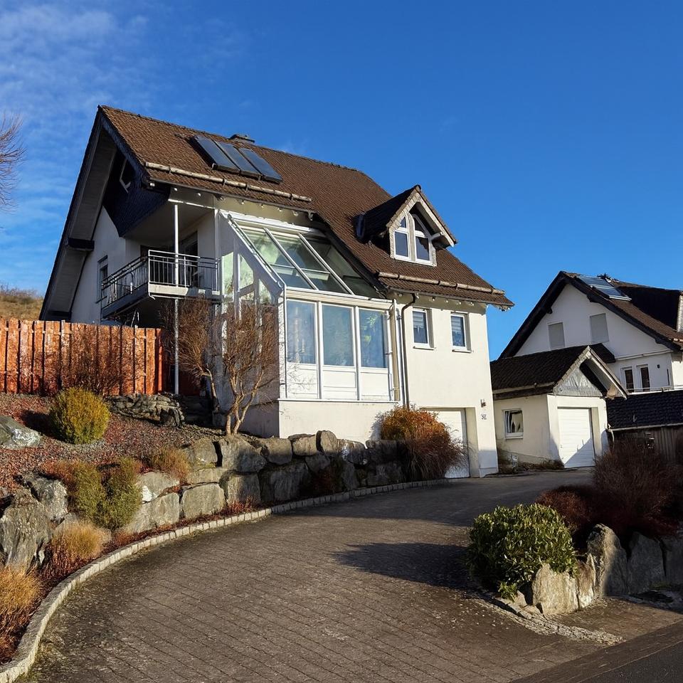 Thumbnail-Modernes Einfamilienhaus mit großem Grundstück und Scheune