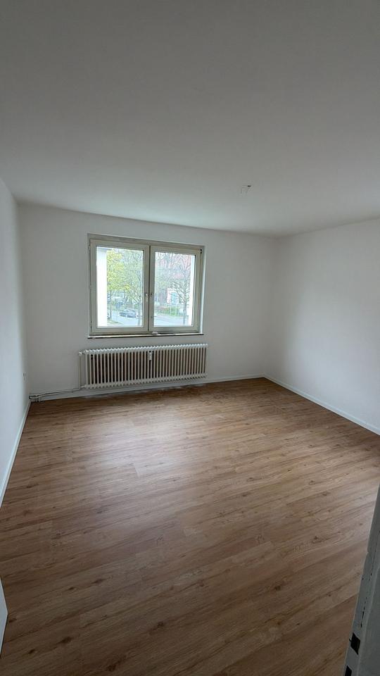 Thumbnail-Helle 3-Zimmer-Wohnung mit Laminatboden in Detmold