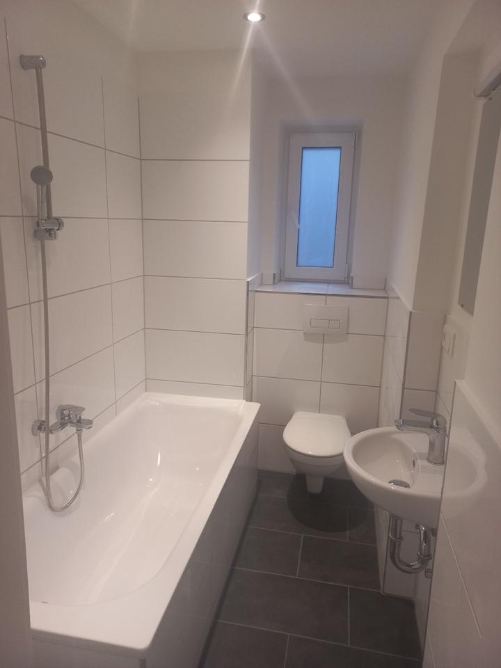 Thumbnail-3,5 Zimmer Wohnung mit Balkon Nähe Jahnplatz