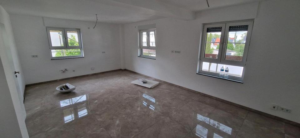 Thumbnail-3 -Zimmerwohnung mit großer Terrasse und Balkon zu vermieten