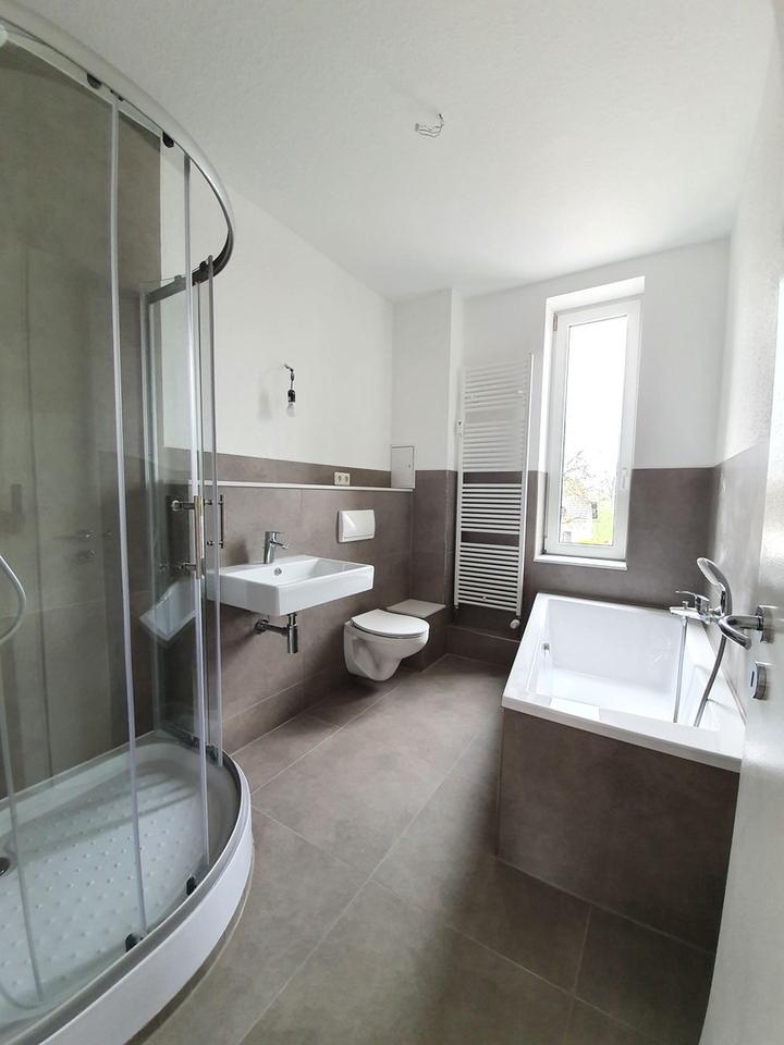 Thumbnail-Große 2,5-Zimmer-Wohnung in Velten mit EBK, Tageslichtbad & Stellplatz (Wallbox-Option)