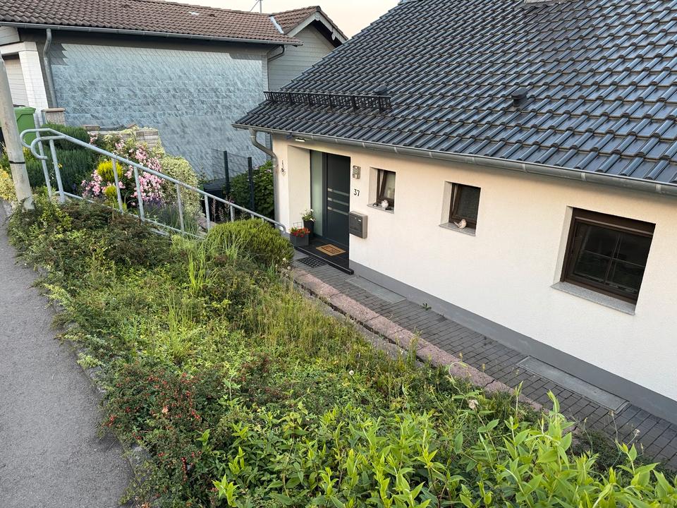 Thumbnail-Anliegerwohnung mit Terrasse