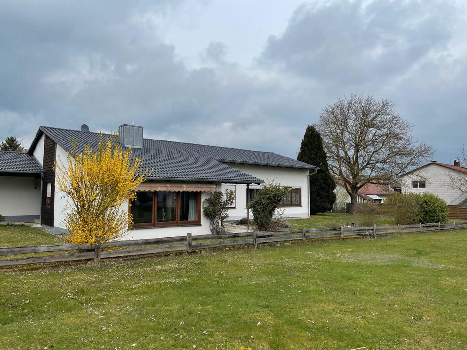 Thumbnail-Einfamilienhaus in idyllischer Lage in Großmehring OT Theißing