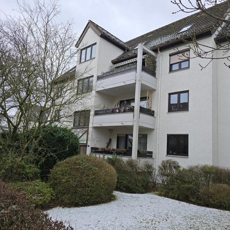 Thumbnail-Großzügige 3 Zimmer Wohnung mit Balkon in Frankfurt Preungesheim