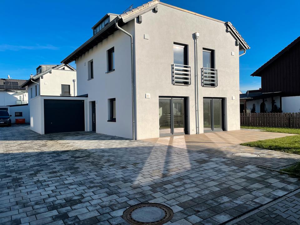 Thumbnail-Einfamilienhaus mit Dachterrasse und Personenaufzug