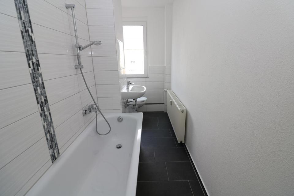 Thumbnail-Finde dein Wohnglück - 2RW mit Badewanne und Balkon in ruhiger Lage
