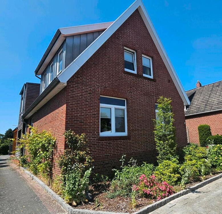 Thumbnail-Haus mit 2 Wohnungen Leer (Ostfriesland) - Exposé bitte anfordern