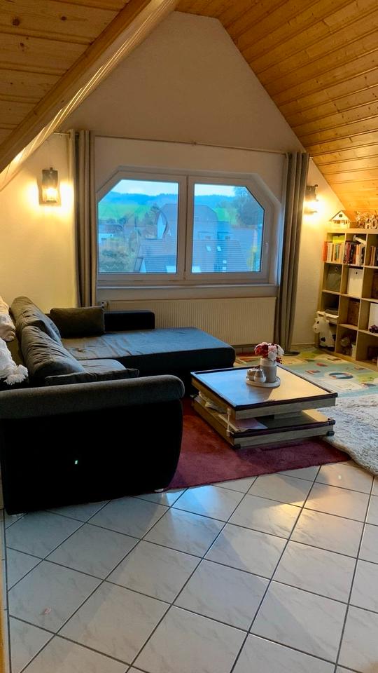 Thumbnail-Ruhige 3 Zimmer Wohnung in Schönholthausen: Balkon, Carport,