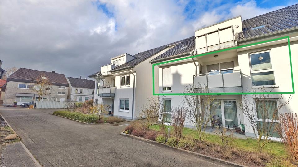 Thumbnail-teilrenovierte 2 ZKB, EBK, Balkon, 1. OG, Leopoldshöhe-Zentrum