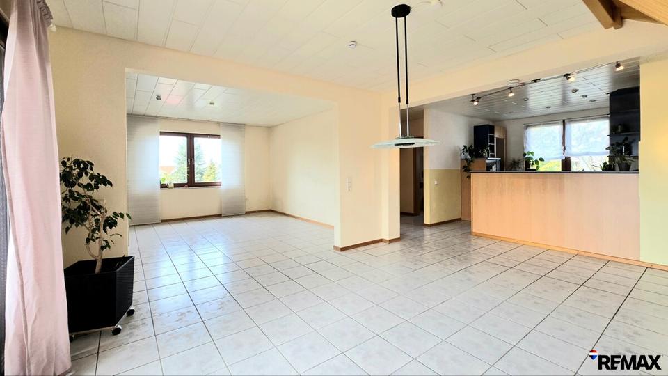 Thumbnail-Helle, großzügige Maisonette-Wohnung, ca. 150 m², 6,5 Zimmer, Balkon, Fußbodenheizung, EE-Klasse 