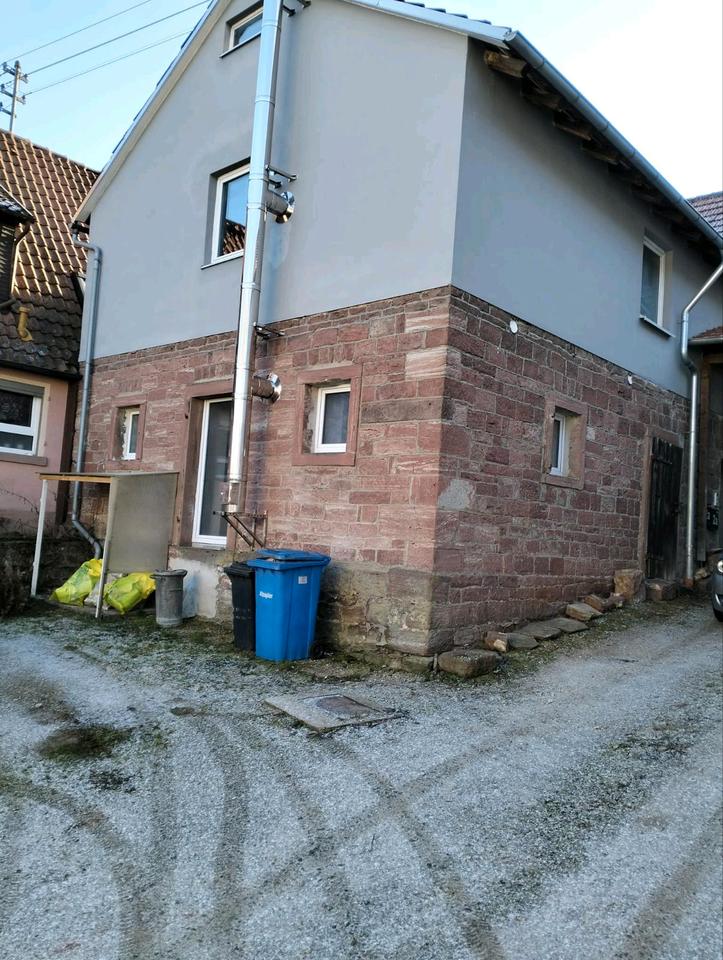 Thumbnail-Haus mit Nebengebäude und Scheune