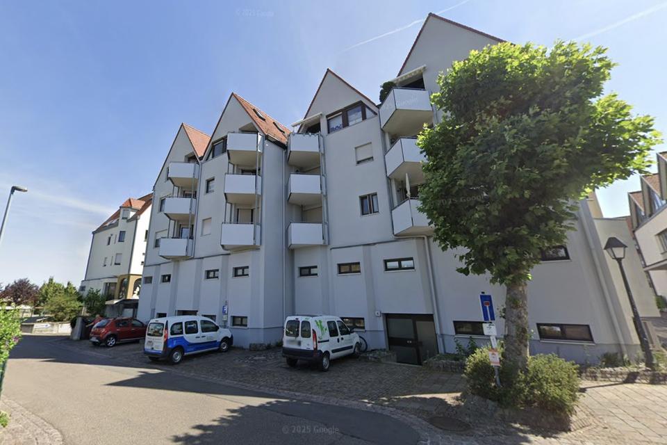 Thumbnail-Frisch renovierte 2-Zimmer-Wohnung mit Balkon direkt am Marktplatz in Neckarwestheim
