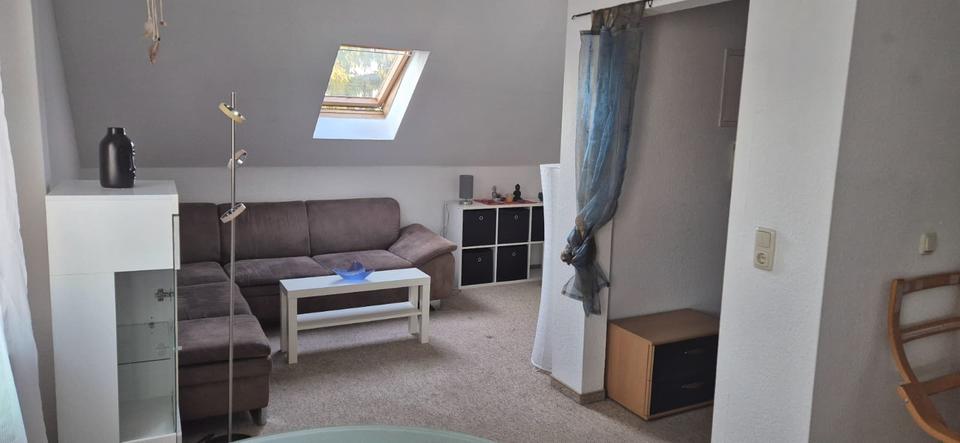Thumbnail-Schöne teilmöbliert 2-Raum-DG-Wohnung in Reinsdorf Wilhelmshöhe