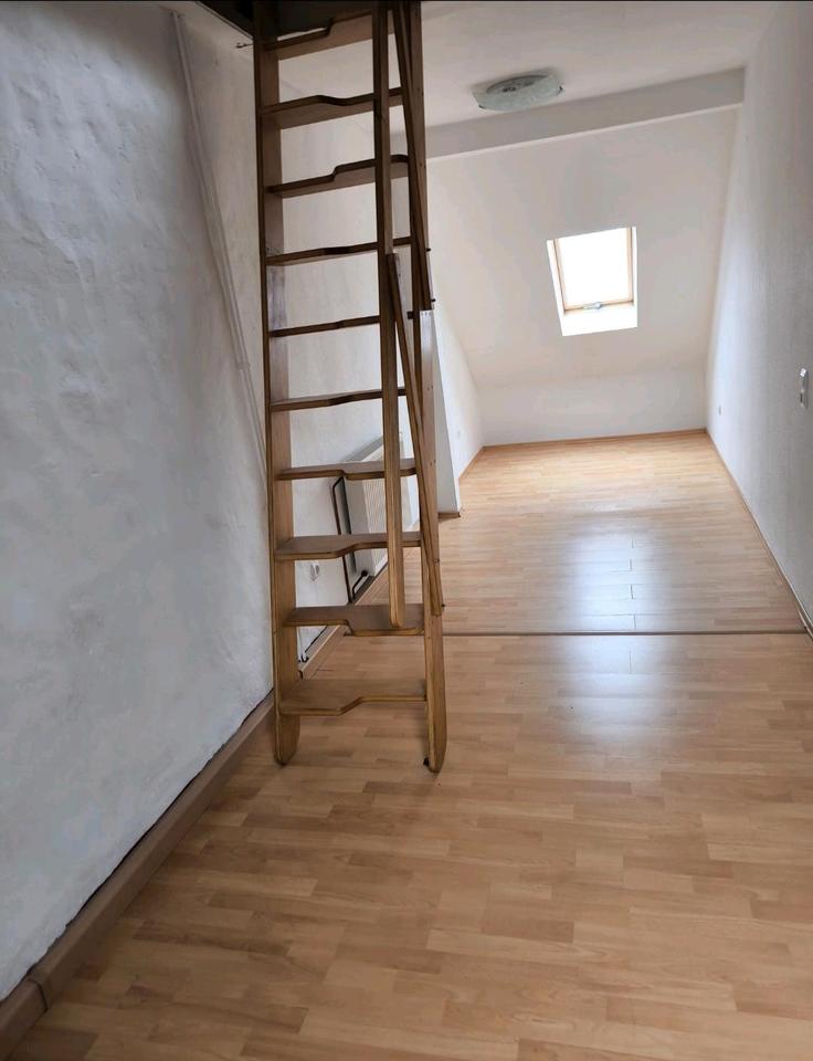 Thumbnail-Gemütliche Dachgeschosswohnung – ab sofort verfügbar