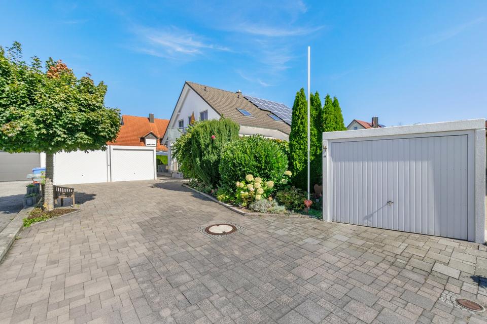 Thumbnail-Großzügiges EFH mit Einliegerwohnung in Bestlage Gundelfingen