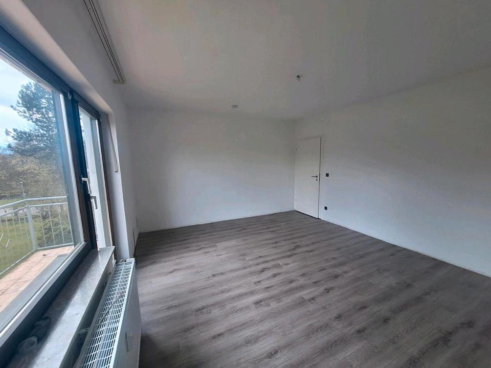 Thumbnail-Helle, geräumige 3 Zimmer Wohnung, neu, 73 m2,