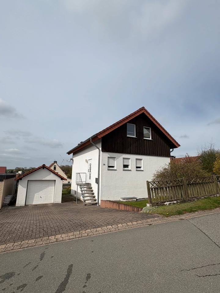 Thumbnail-Freistehendes Einfamilienhaus mit großem Garten in ruhiger Lage