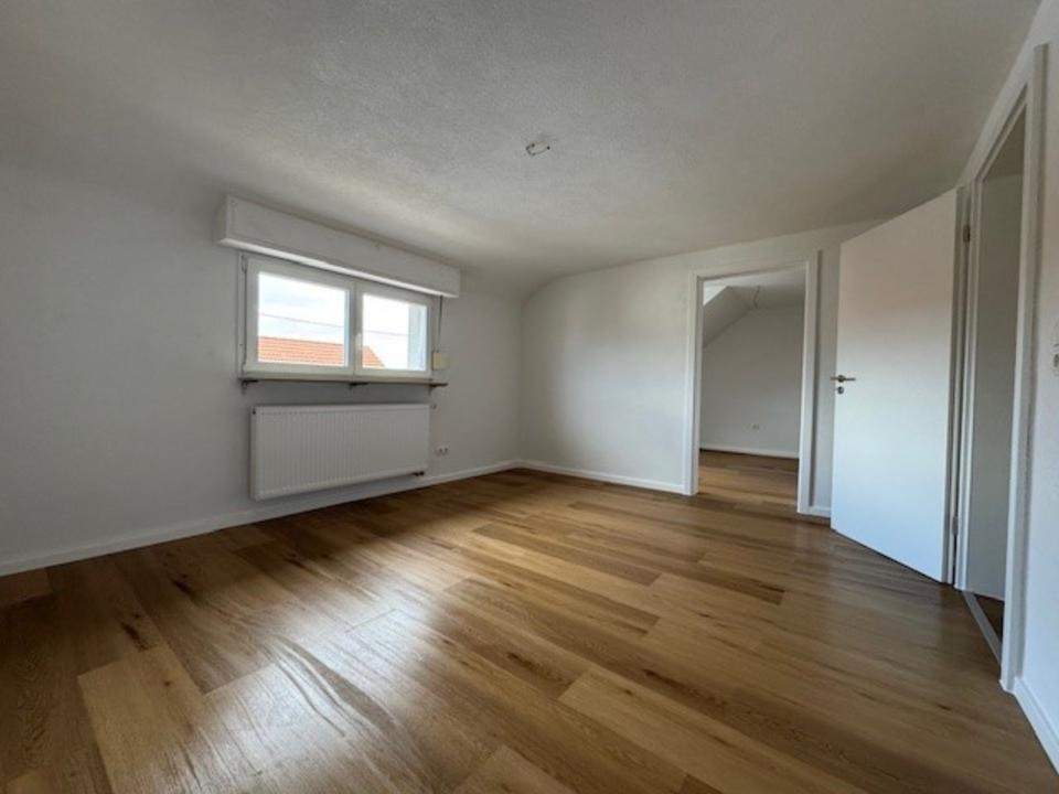 Thumbnail-4-Zimmer Dachgeschosswohnung in Neureuth