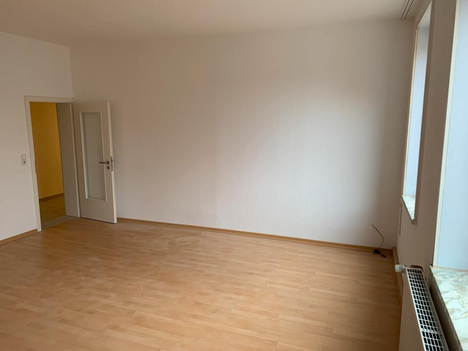 Thumbnail-Nieheim Zentrale Lage 3 Zimmer-Küche-Bad