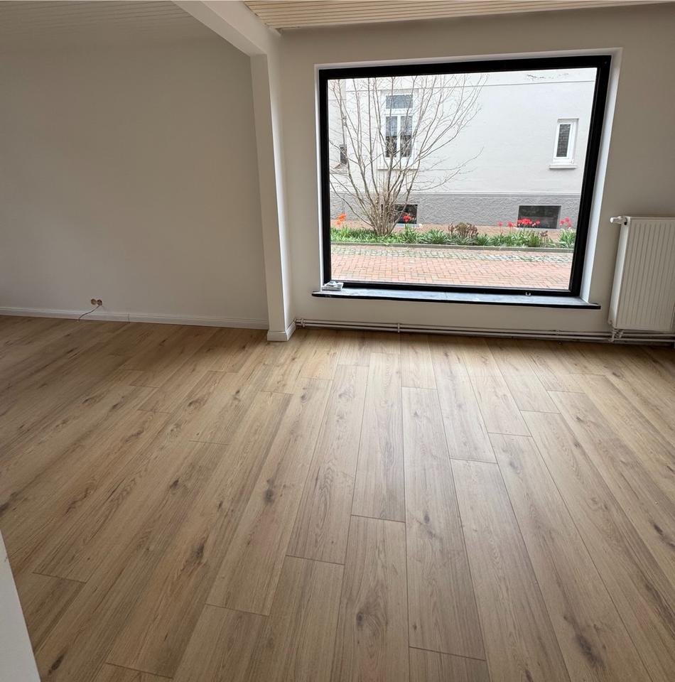 Thumbnail-Modernisierte 5 Zimmer Wohnung mit Gartennutzung