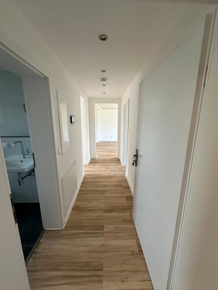 Thumbnail-Moderne 3 Zimmer Obergeschoss Wohnung, Klima